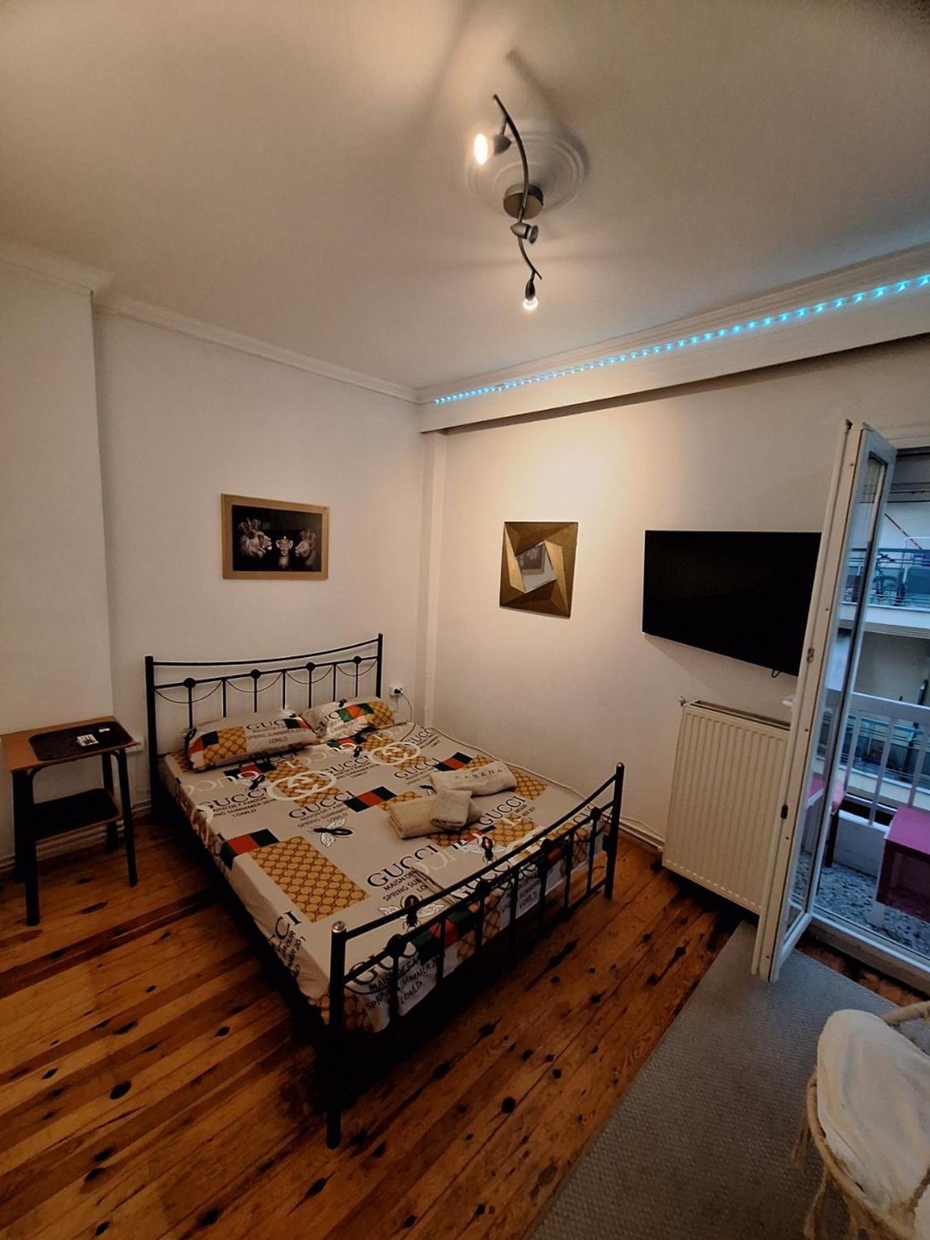 Queen Suites 60M2 เทสซาโลนิกิ ภายนอก รูปภาพ